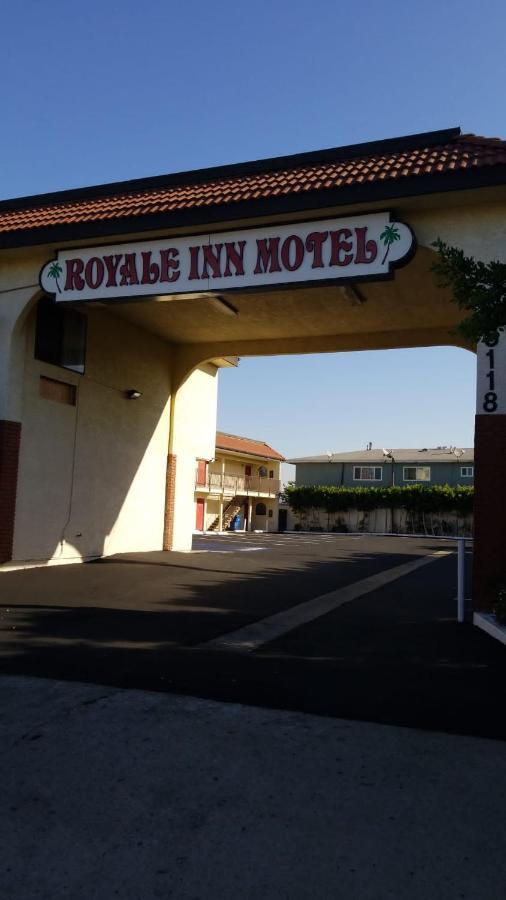 וויטייר Royale Inn Motel מראה חיצוני תמונה